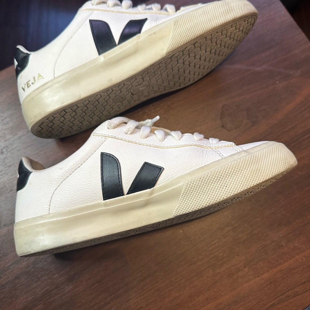 Veja Tennis Shoes Women’s Size 5